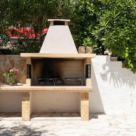 Villa Andonis Nissaki *