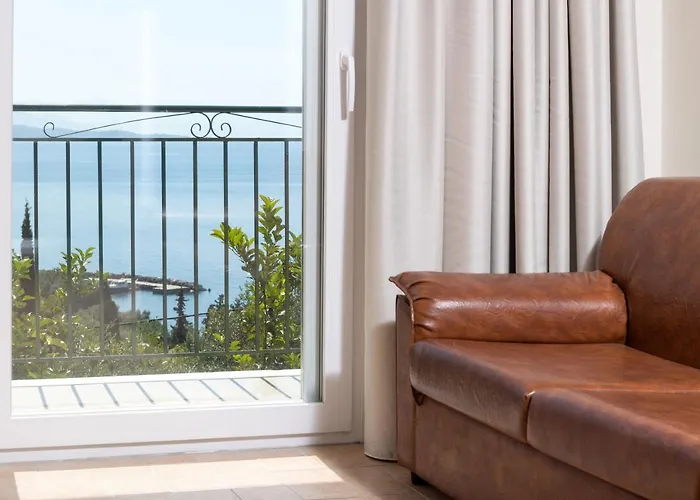 Andonis Nissaki Large With Large Pool ,spectacular View Very Near To The Nisaki (Corfu)