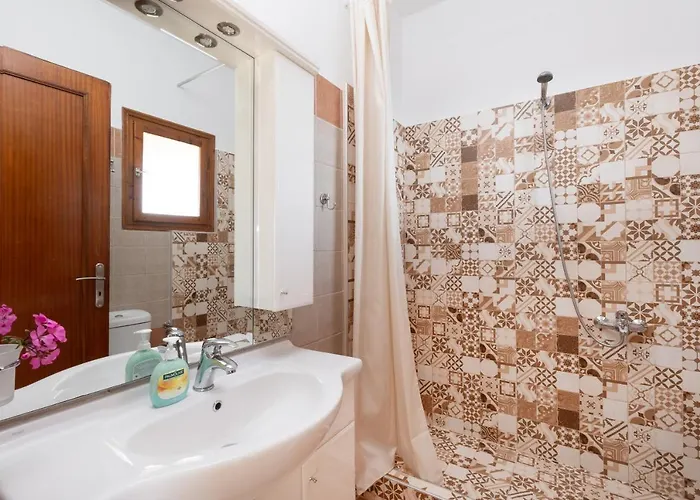 Villa Andonis Nissaki Large With Large Pool ,spectacular View Very Near To The *