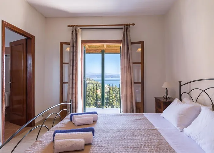 Andonis Nissaki Large With Large Pool ,spectacular View Very Near To The Nisaki (Corfu)