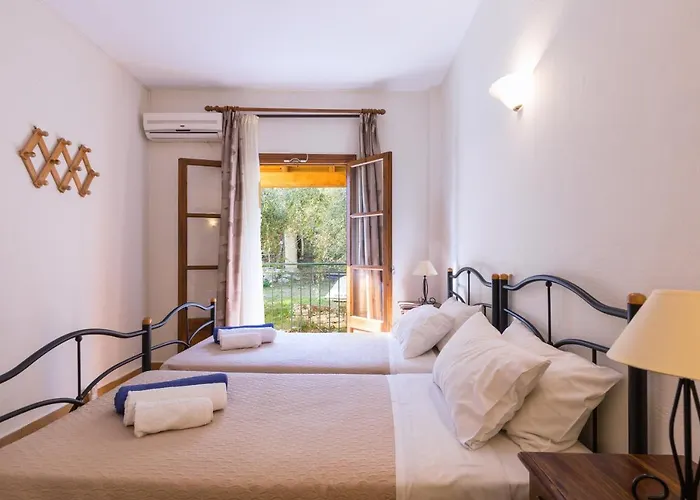 Andonis Nissaki Large With Large Pool ,spectacular View Very Near To The